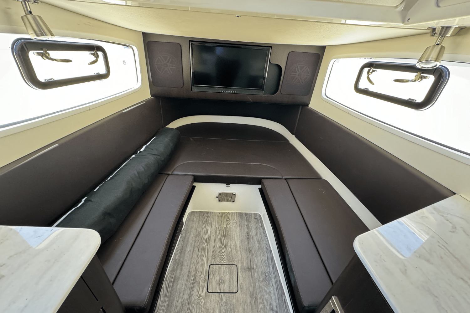 Slide: The Image of Scout 355 LXF 2021 - 47