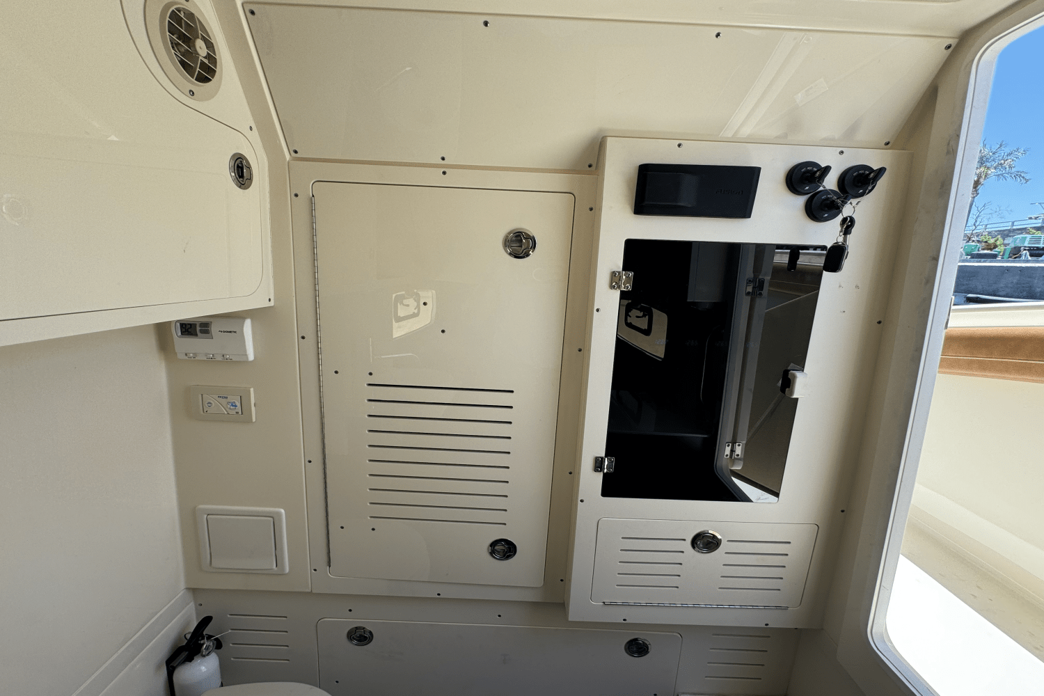 Slide: The Image of Scout 355 LXF 2021 - 50