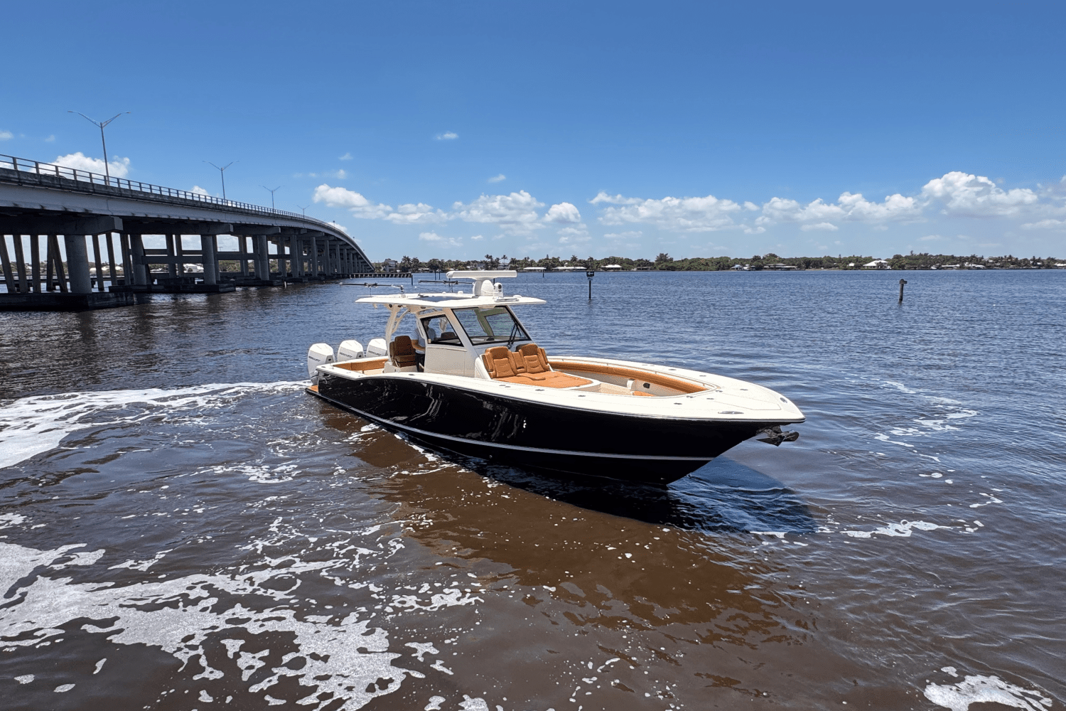 Slide: The Image of Scout 355 LXF 2021 - 8