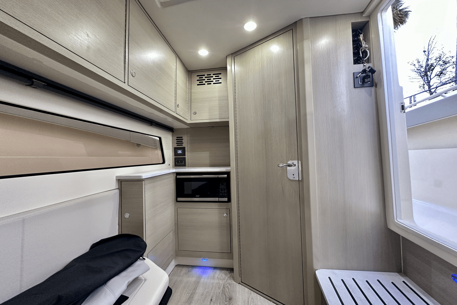 Slide: The Image of Scout 377 LXF 2024 - 16