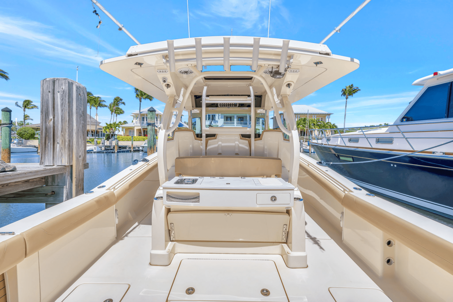 Slide: The Image of Scout 380 LXF 2020 - 15