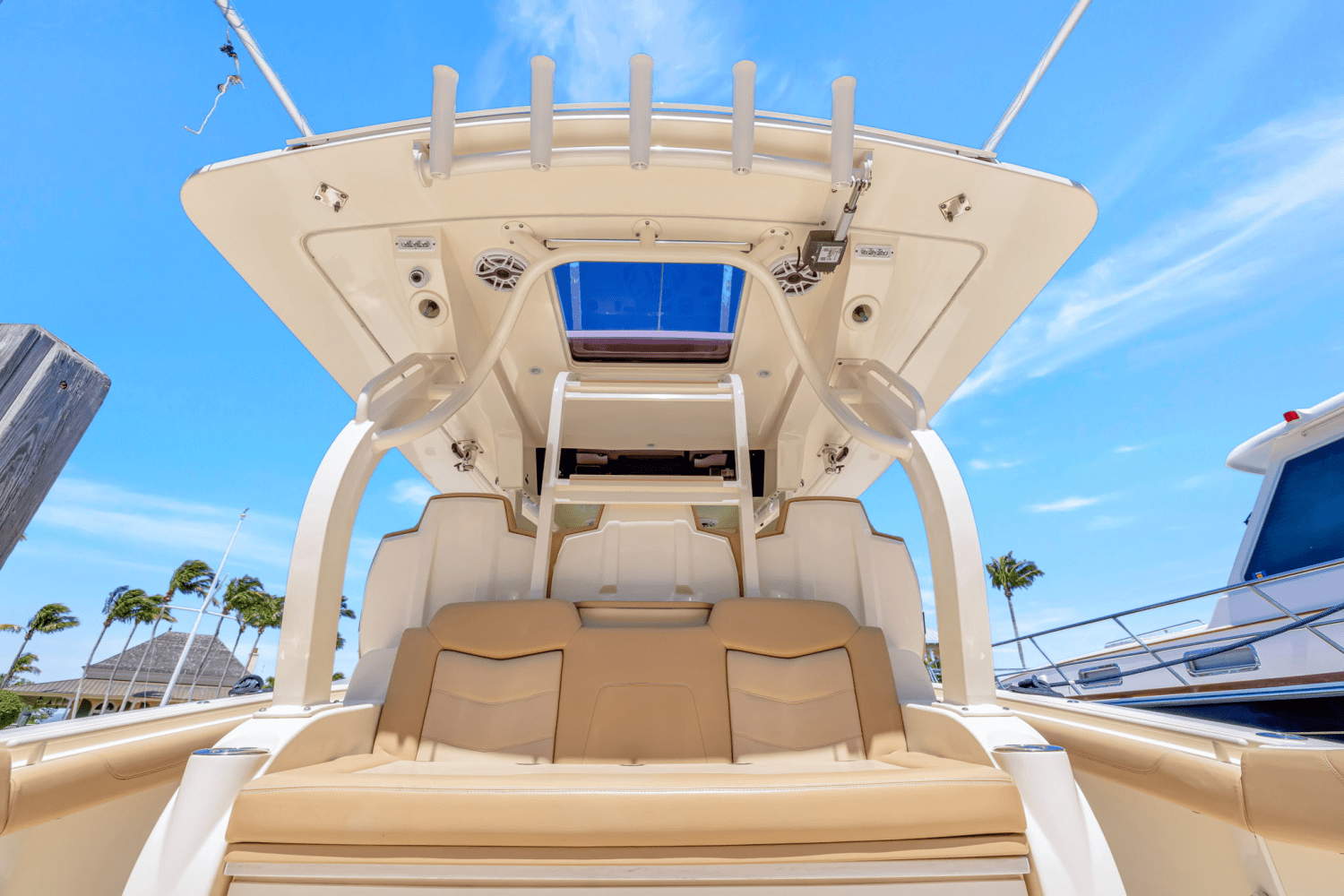 Slide: The Image of Scout 380 LXF 2020 - 26