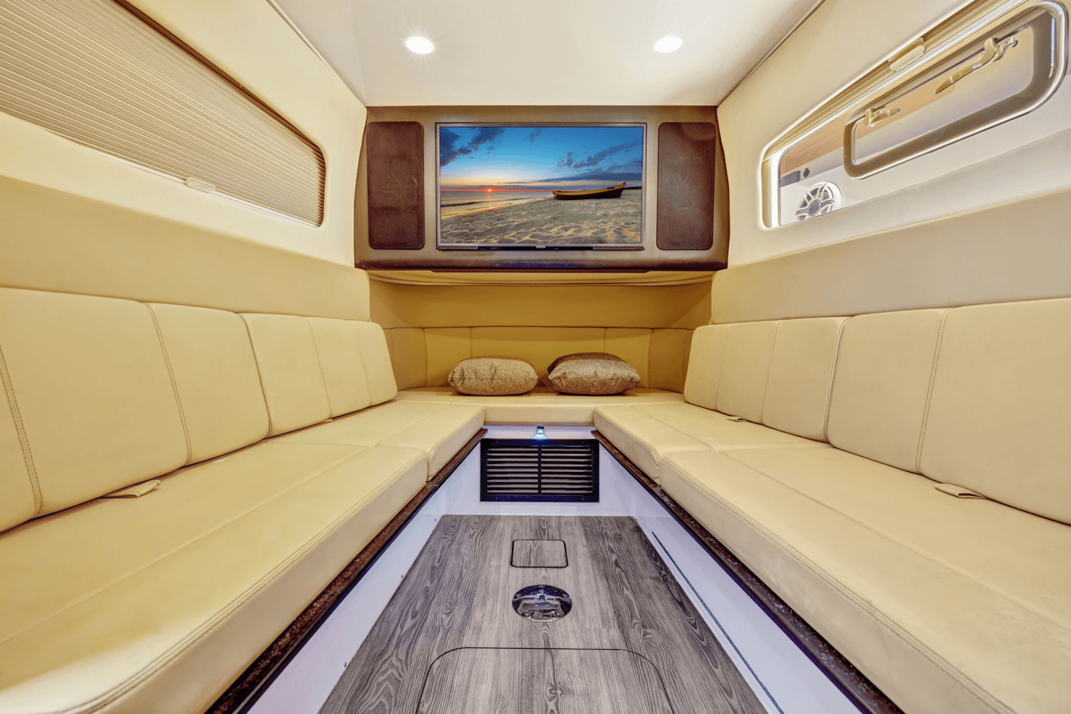 Slide: The Image of Scout 380 LXF 2020 - 31