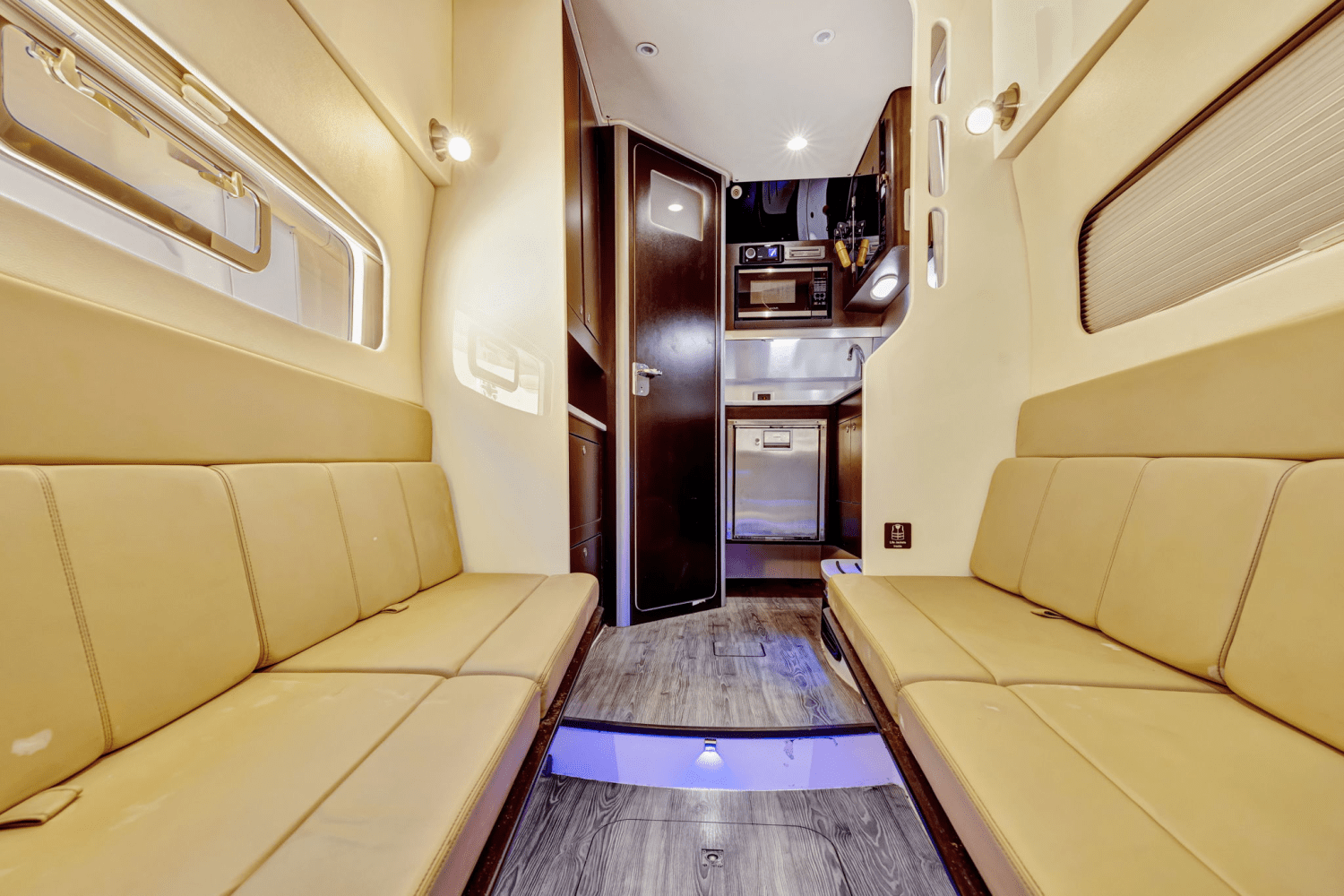 Slide: The Image of Scout 380 LXF 2020 - 32