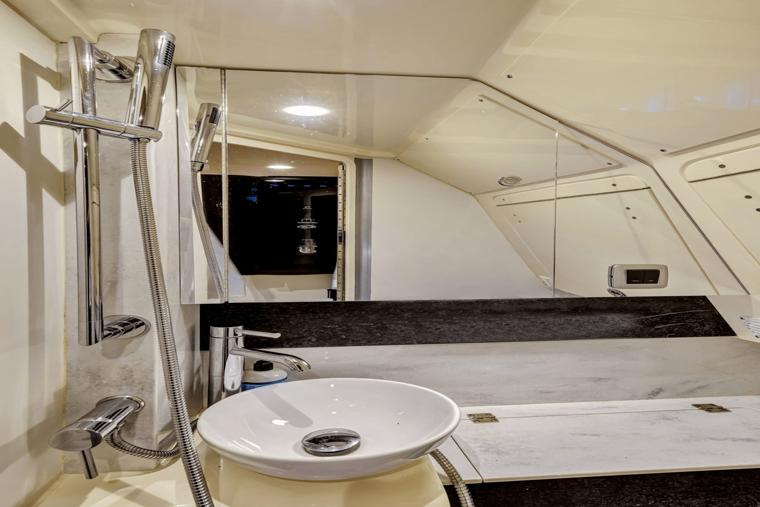 Slide: The Image of Scout 380 LXF 2020 - 39