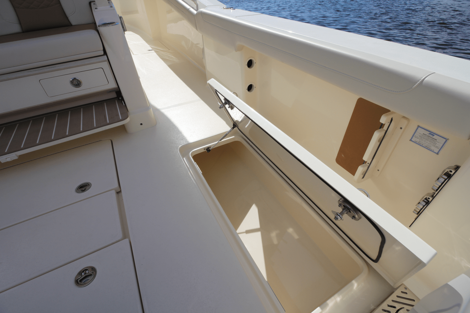 Slide: The Image of Scout 400 LXF 2024 - 21