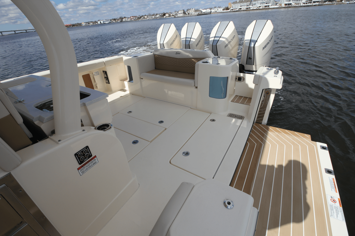 Slide: The Image of Scout 400 LXF 2024 - 23