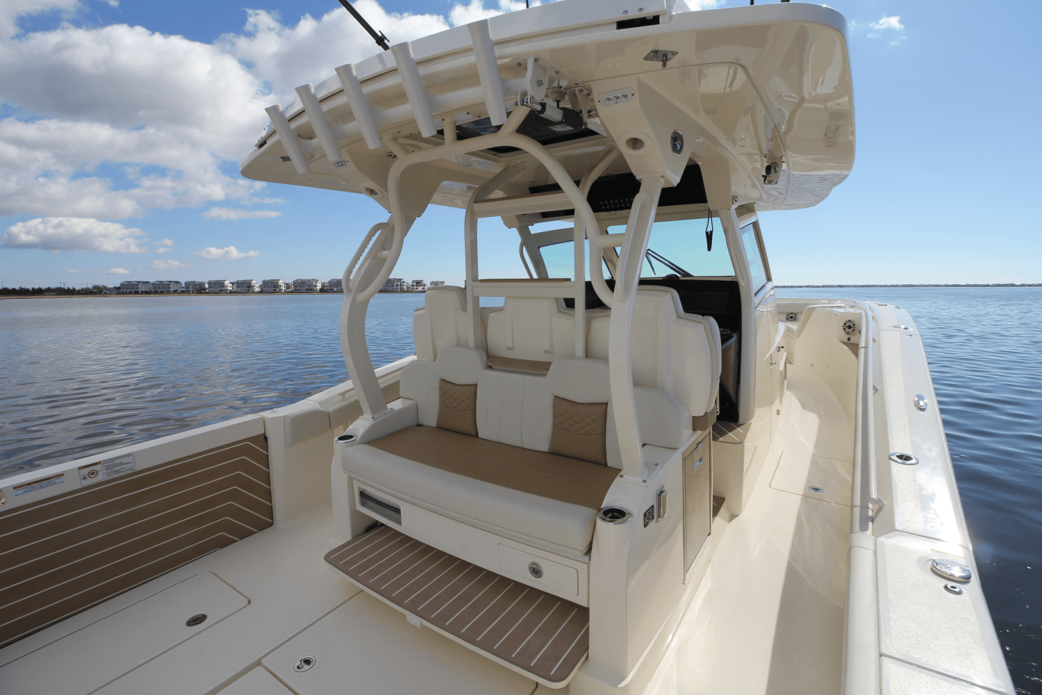 Slide: The Image of Scout 400 LXF 2024 - 26