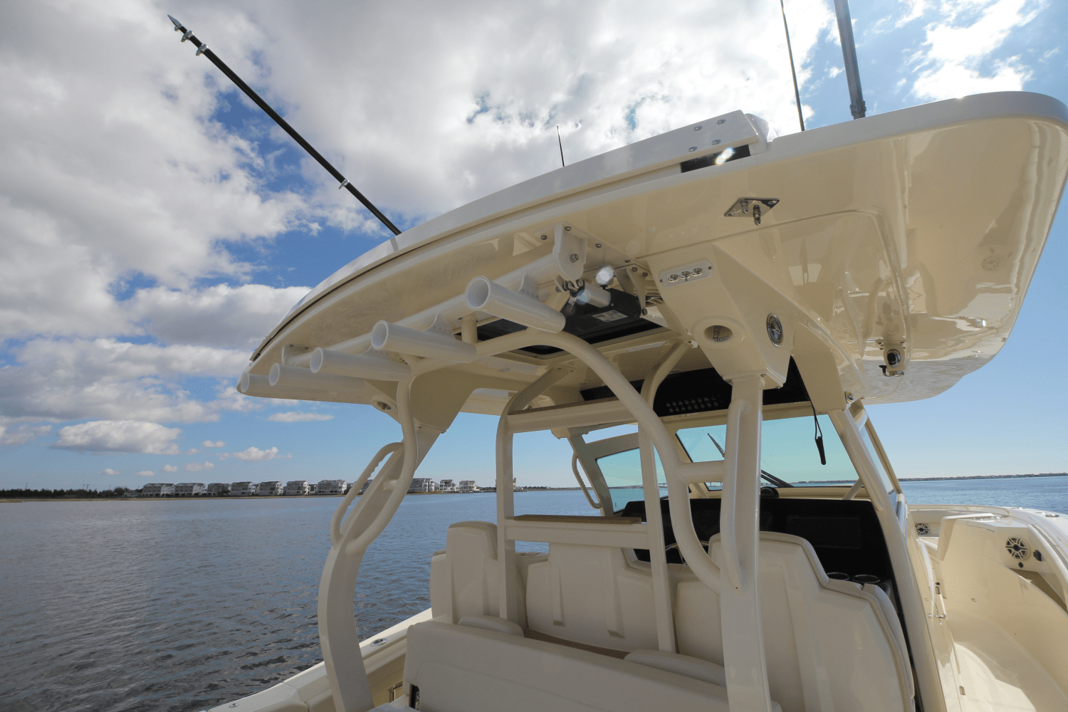 Slide: The Image of Scout 400 LXF 2024 - 35