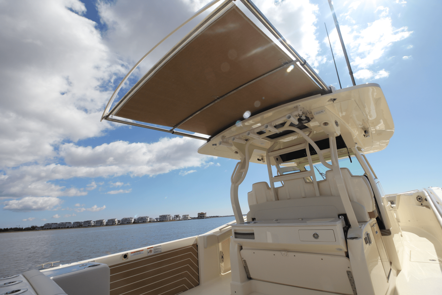 Slide: The Image of Scout 400 LXF 2024 - 36