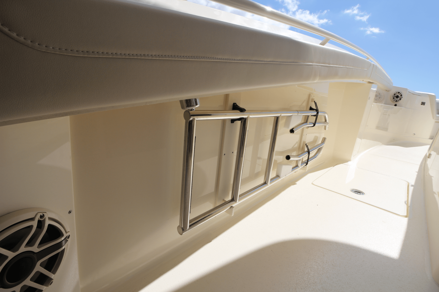 Slide: The Image of Scout 400 LXF 2024 - 37