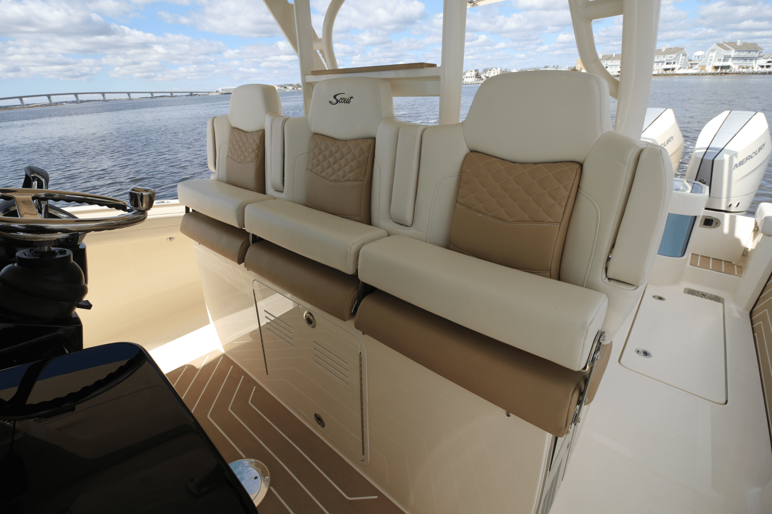 Slide: The Image of Scout 400 LXF 2024 - 43