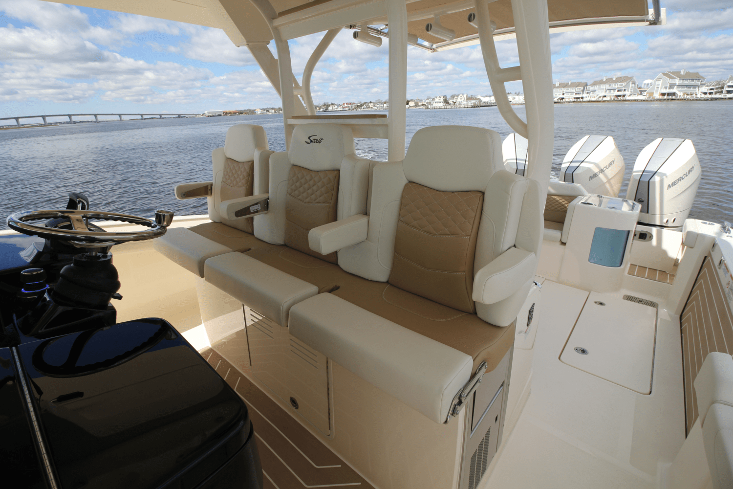 Slide: The Image of Scout 400 LXF 2024 - 44