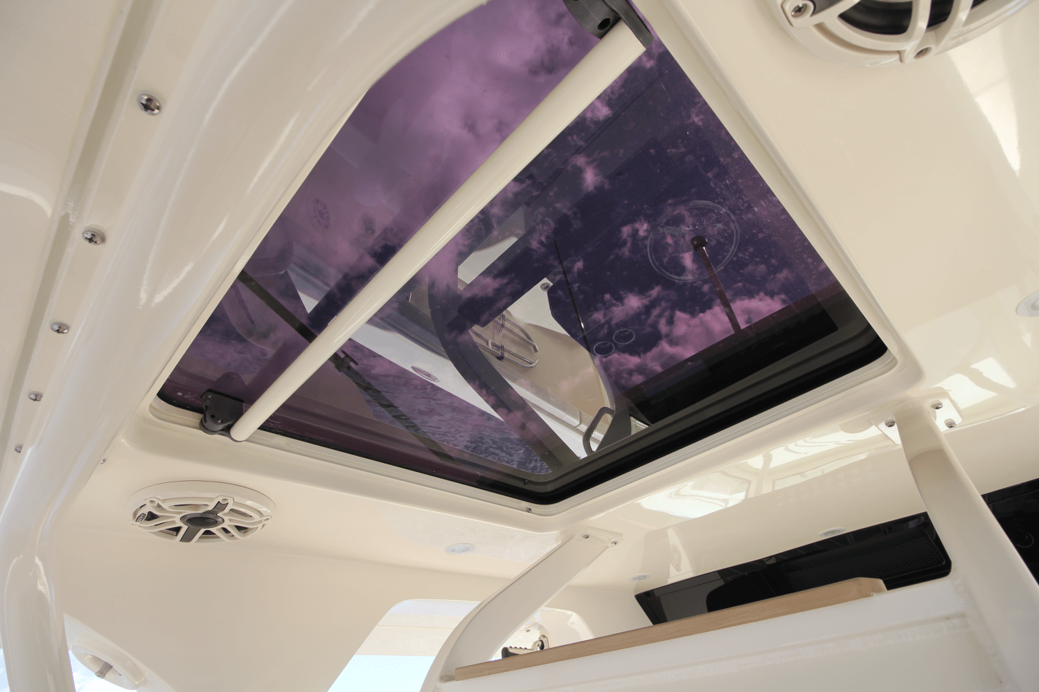 Slide: The Image of Scout 400 LXF 2024 - 46