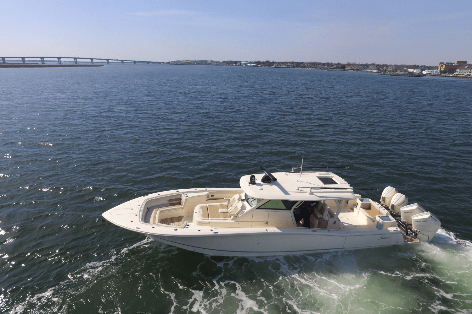 Slide: The Image of Scout 400 LXF 2024 - 5