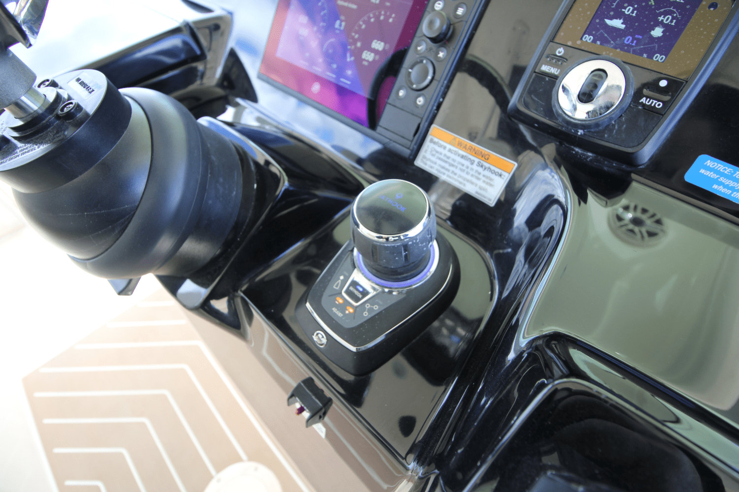 Slide: The Image of Scout 400 LXF 2024 - 54