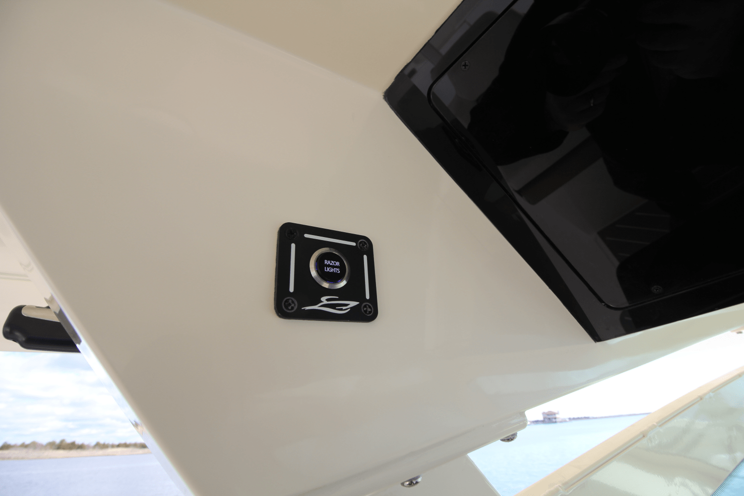 Slide: The Image of Scout 400 LXF 2024 - 59