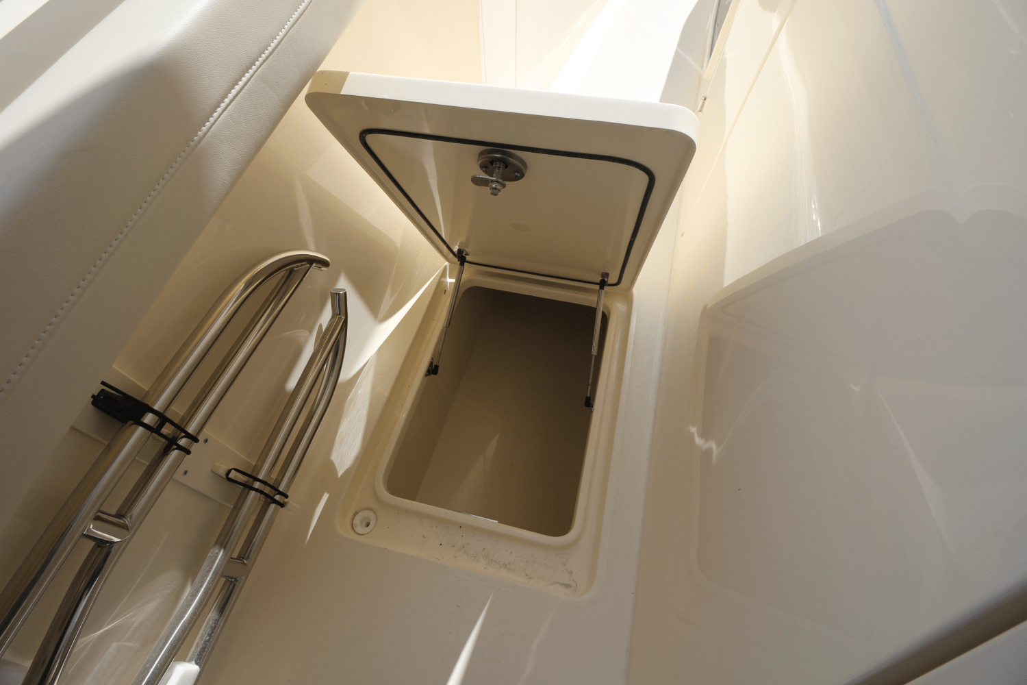 Slide: The Image of Scout 400 LXF 2024 - 65