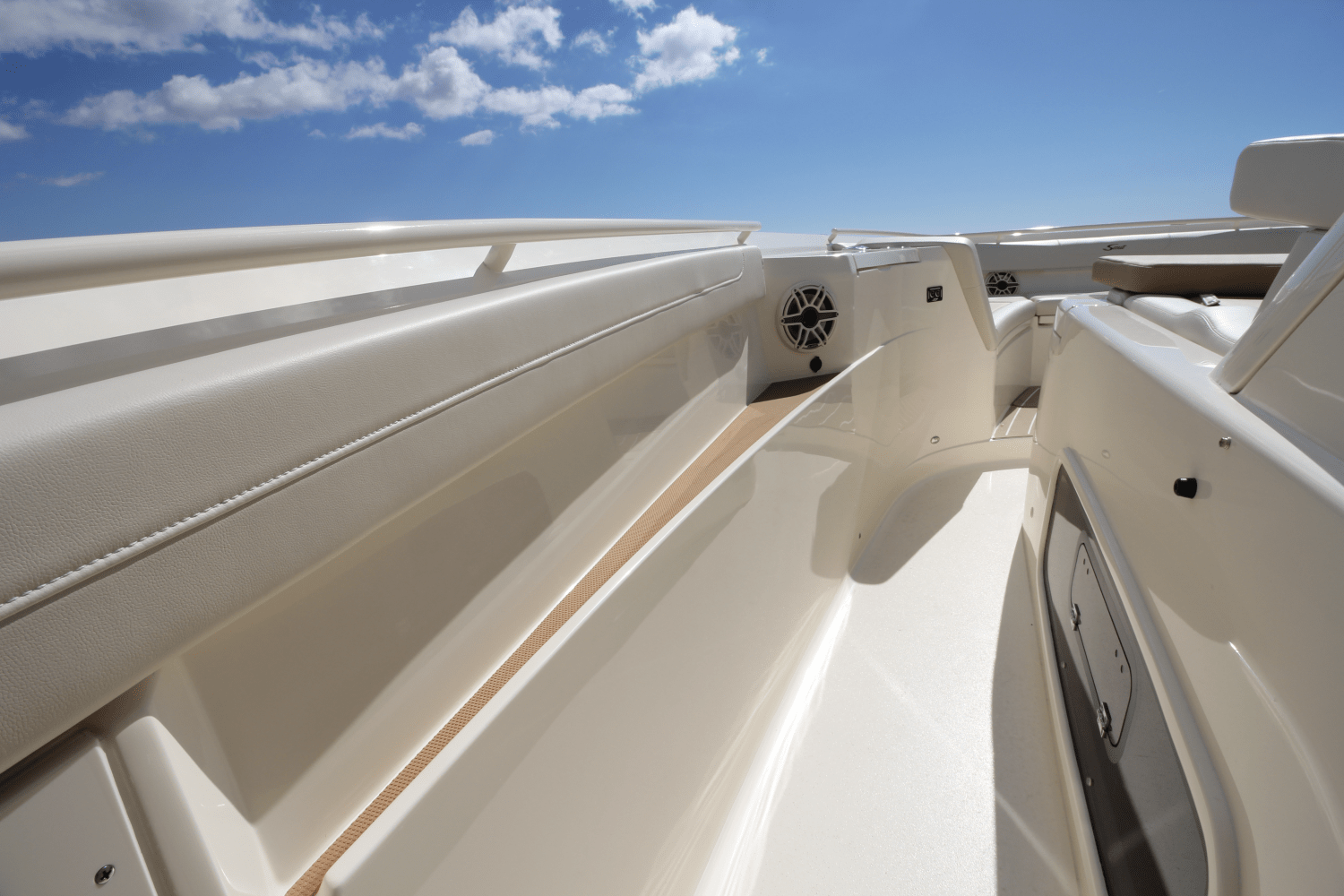 Slide: The Image of Scout 400 LXF 2024 - 66