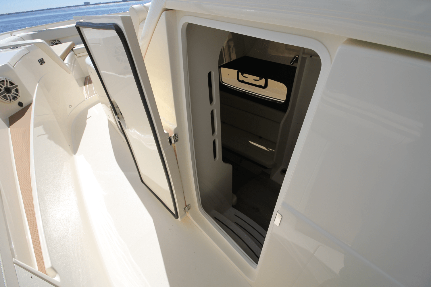 Slide: The Image of Scout 400 LXF 2024 - 69