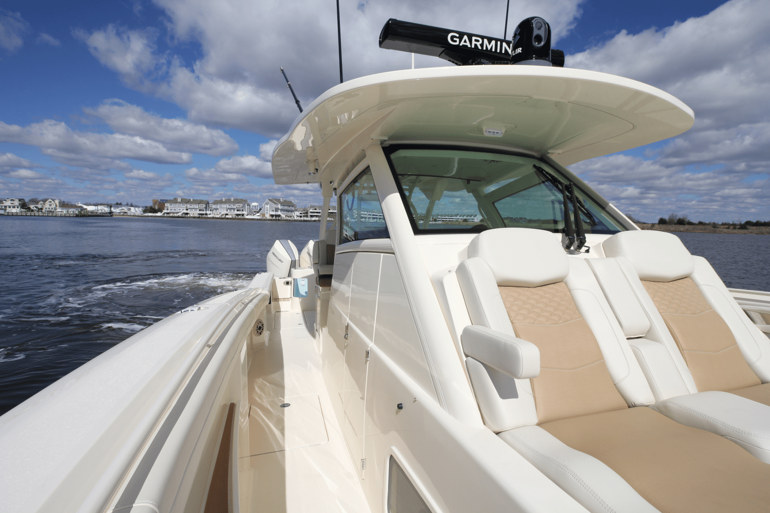 Slide: The Image of Scout 400 LXF 2024 - 70