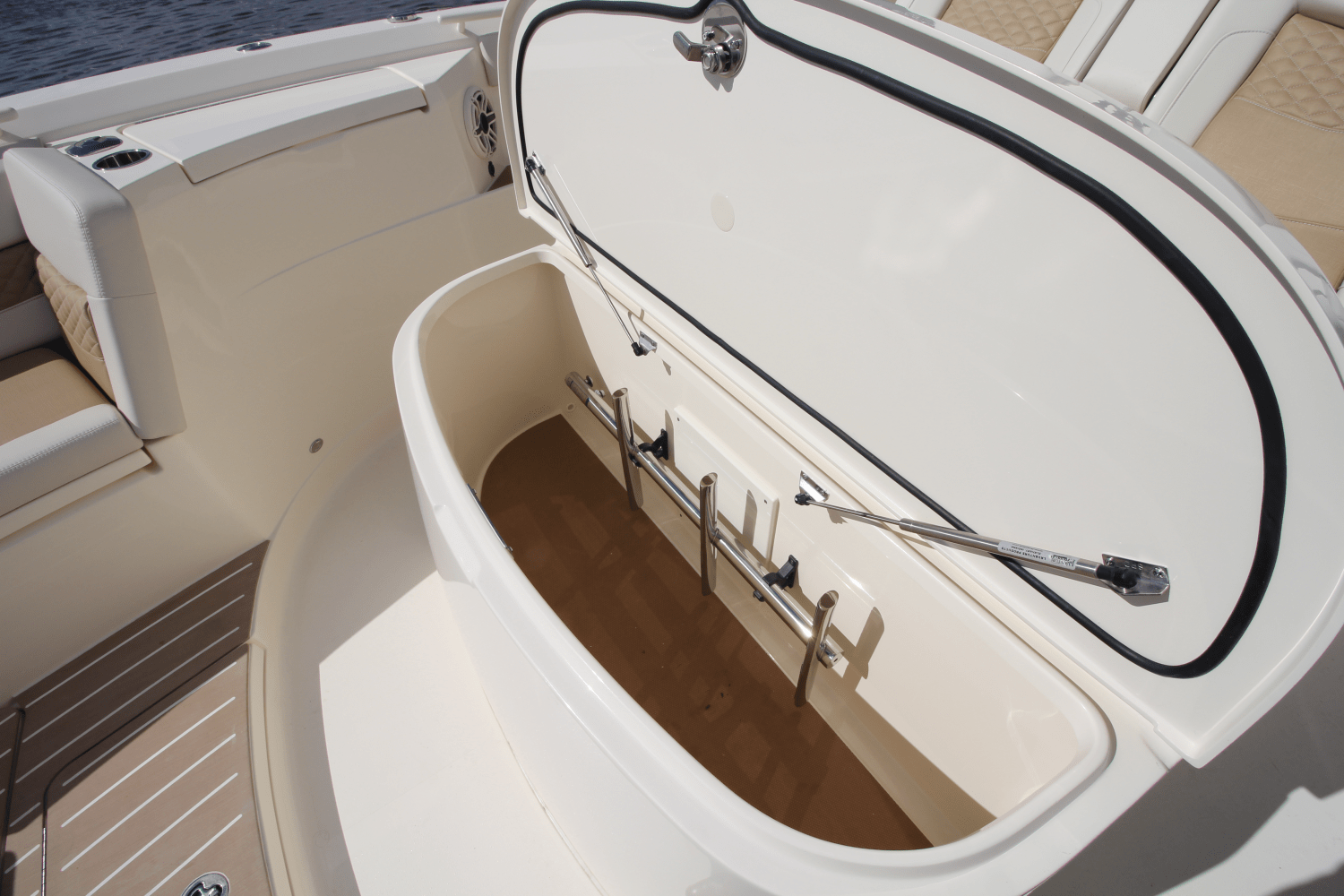 Slide: The Image of Scout 400 LXF 2024 - 75