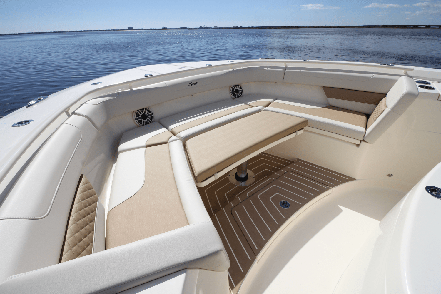 Slide: The Image of Scout 400 LXF 2024 - 81