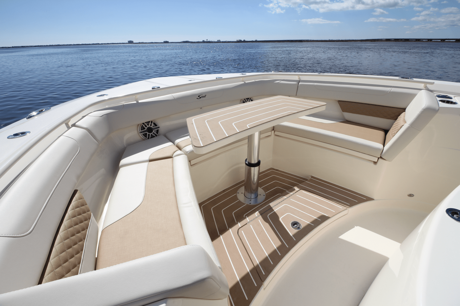 Slide: The Image of Scout 400 LXF 2024 - 82