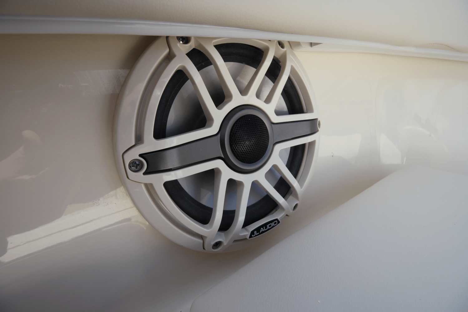 Slide: The Image of Scout 400 LXF 2024 - 85