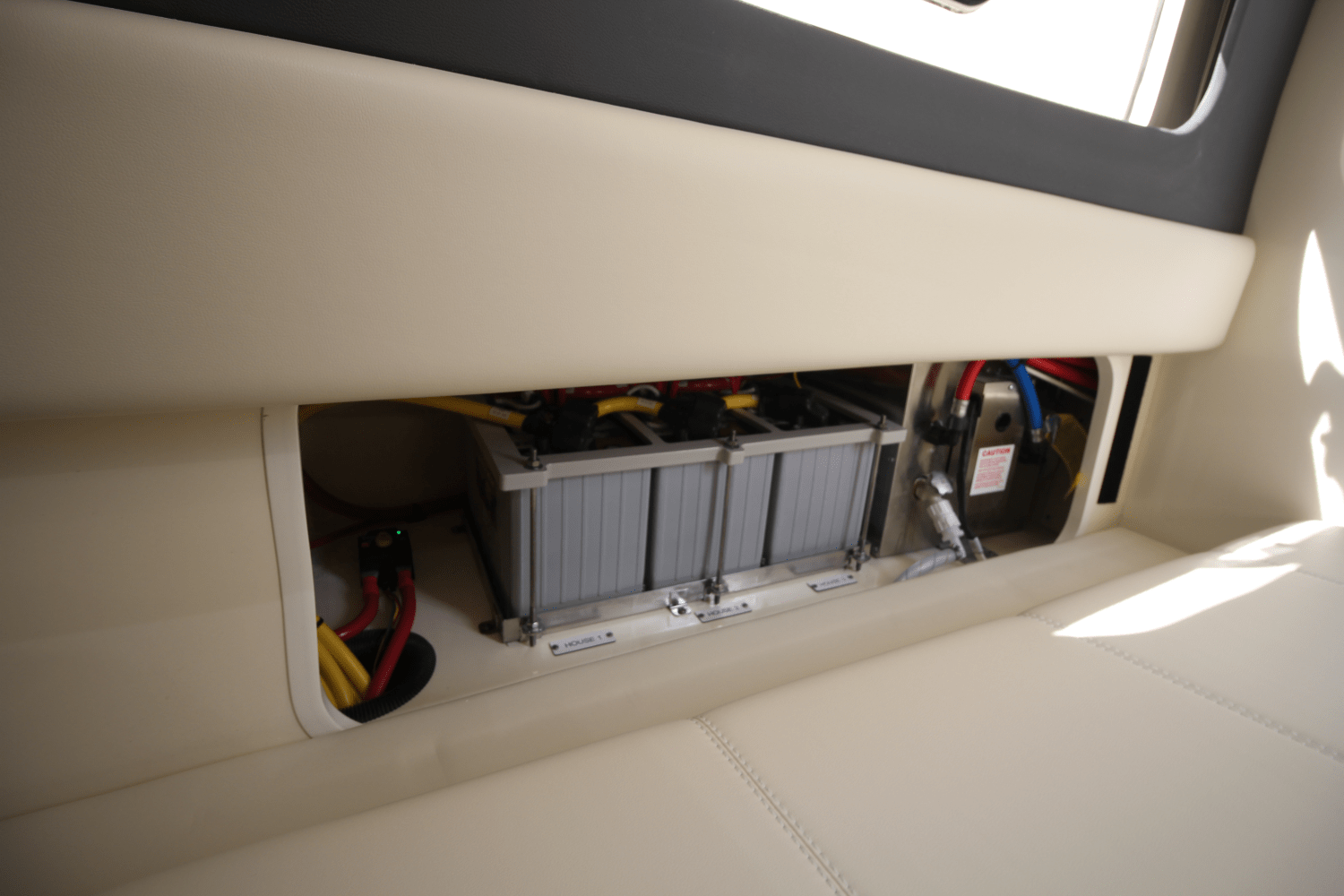 Slide: The Image of Scout 400 LXF 2024 - 91