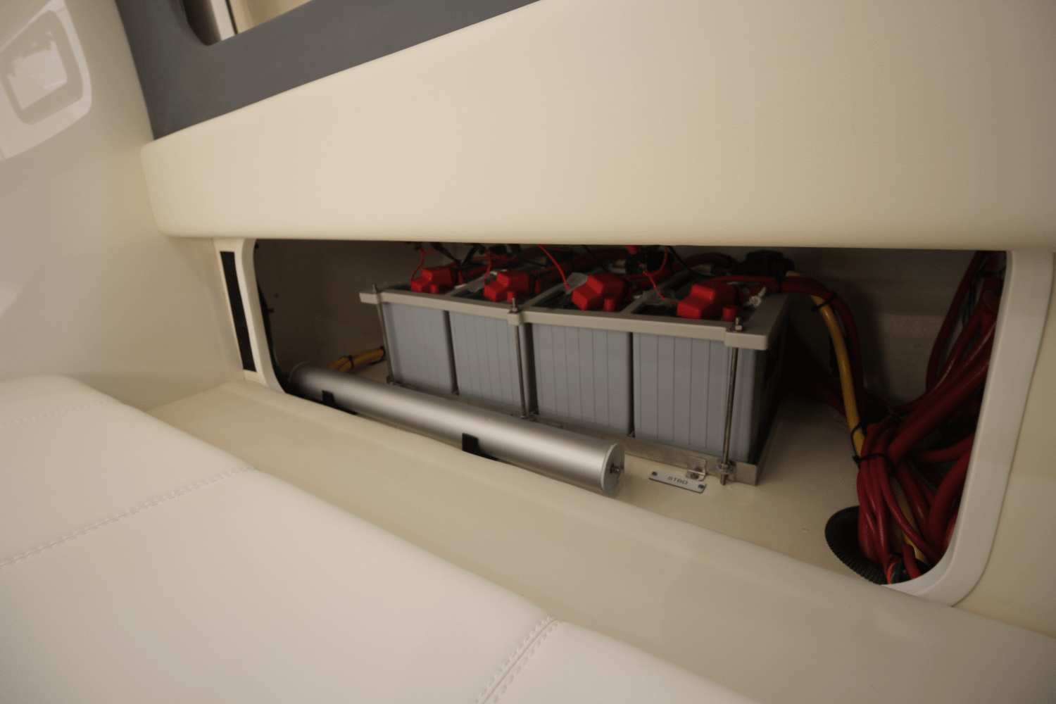 Slide: The Image of Scout 400 LXF 2024 - 92