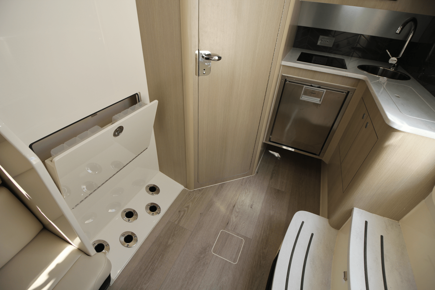 Slide: The Image of Scout 400 LXF 2024 - 96