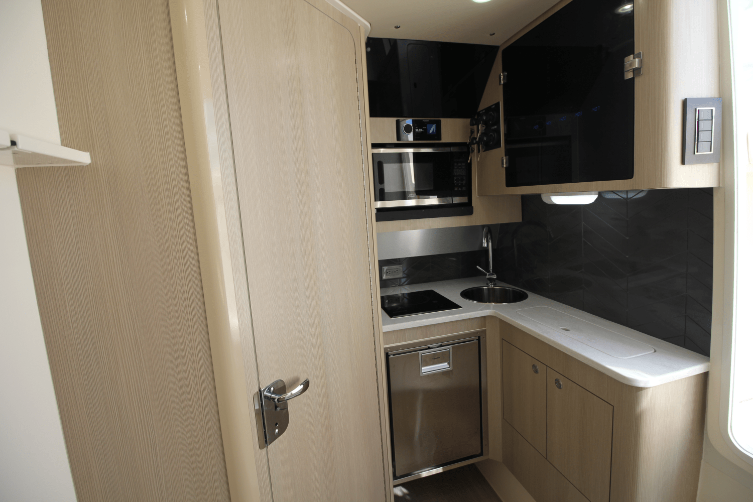 Slide: The Image of Scout 400 LXF 2024 - 97