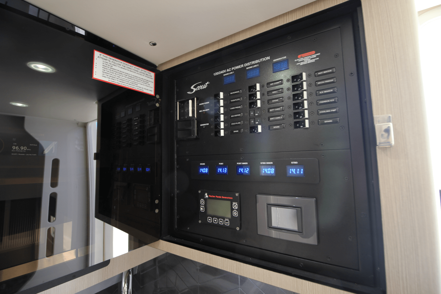 Slide: The Image of Scout 400 LXF 2024 - 98