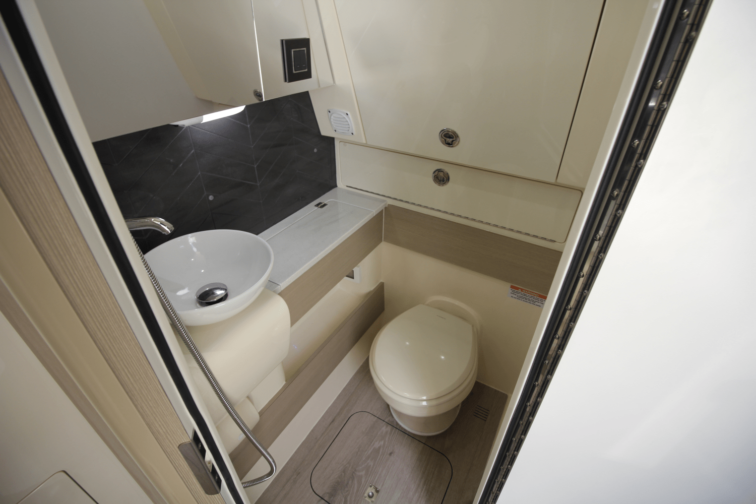 Slide: The Image of Scout 400 LXF 2024 - 99