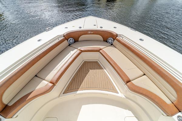 Slide: The Image of Scout 420 Lxf 2020 - 35