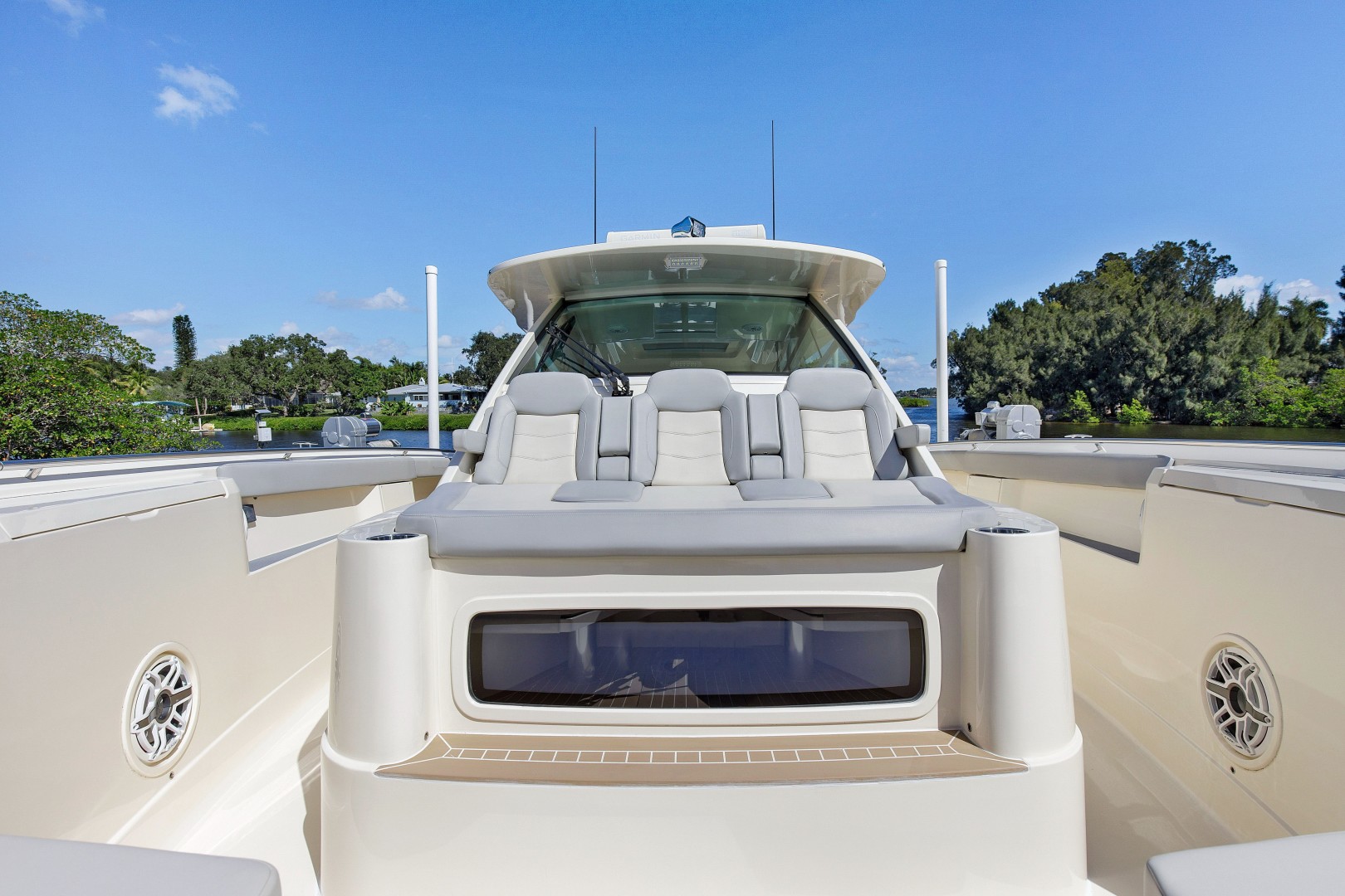 Slide: The Image of Scout 530 LFX 2020 - 8