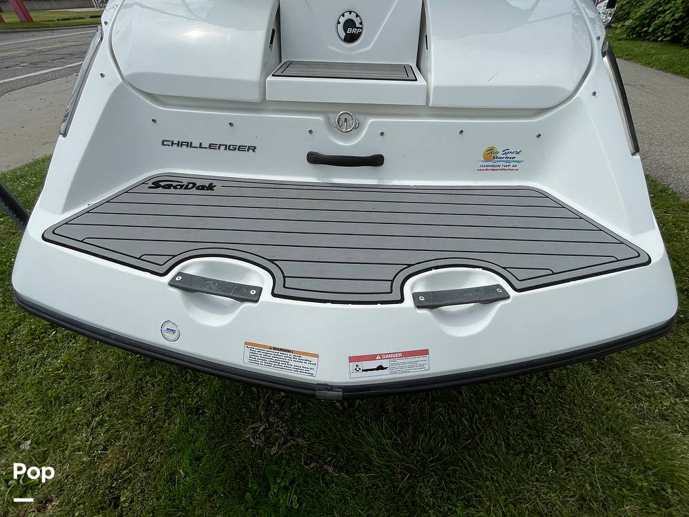 Slide: The Image of Sea-Doo 180 Challenger 2012 - 14405408