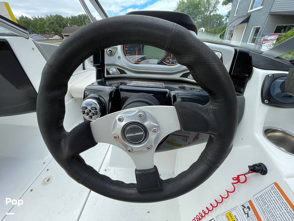 Slide: The Image of Sea-Doo 180 Challenger 2012 - 14405545