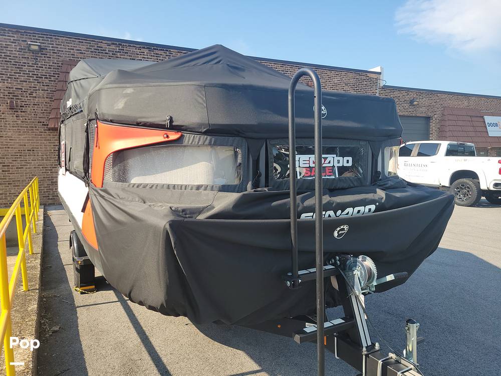 Slide: The Image of Sea-Doo 21 Switch Cruise 2022 - 15720433