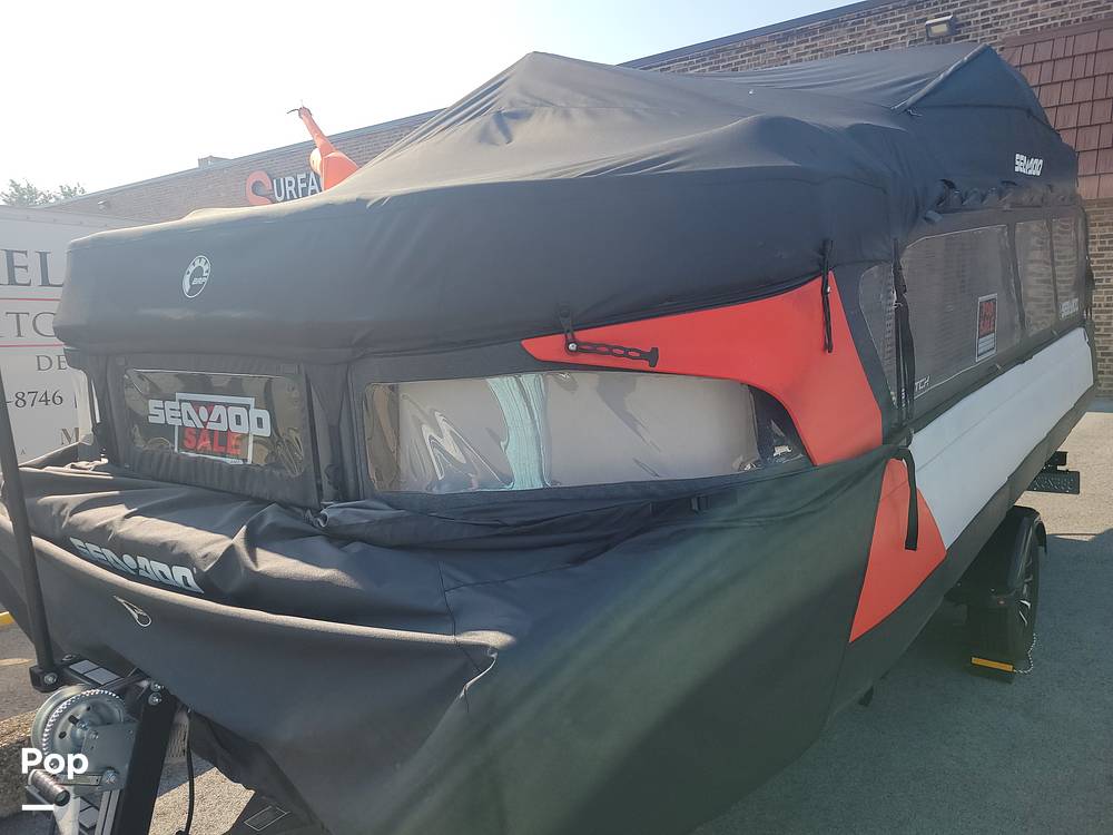 Slide: The Image of Sea-Doo 21 Switch Cruise 2022 - 15720447