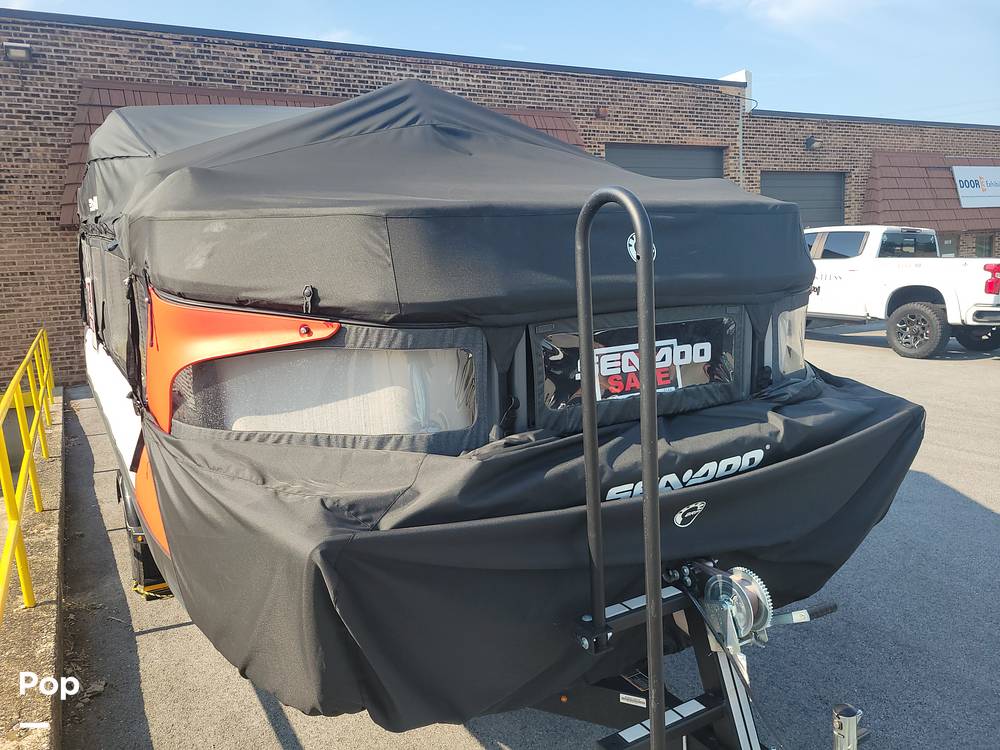 Slide: The Image of Sea-Doo 21 Switch Cruise 2022 - 15720450