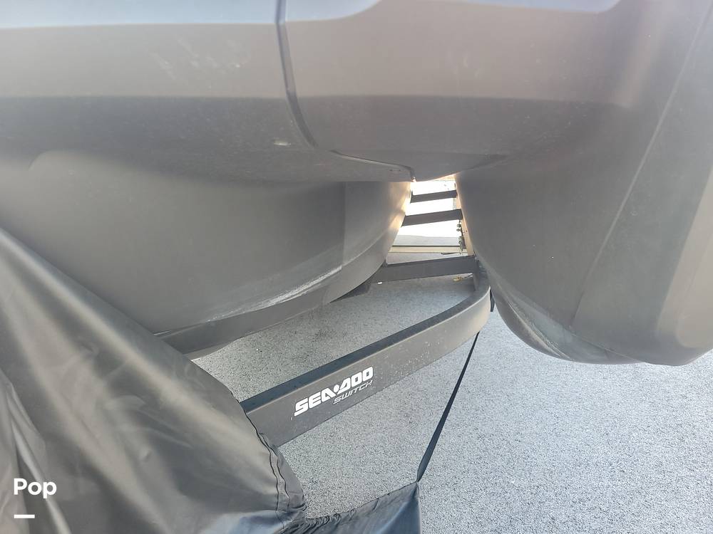 Slide: The Image of Sea-Doo 21 Switch Cruise 2022 - 15720454