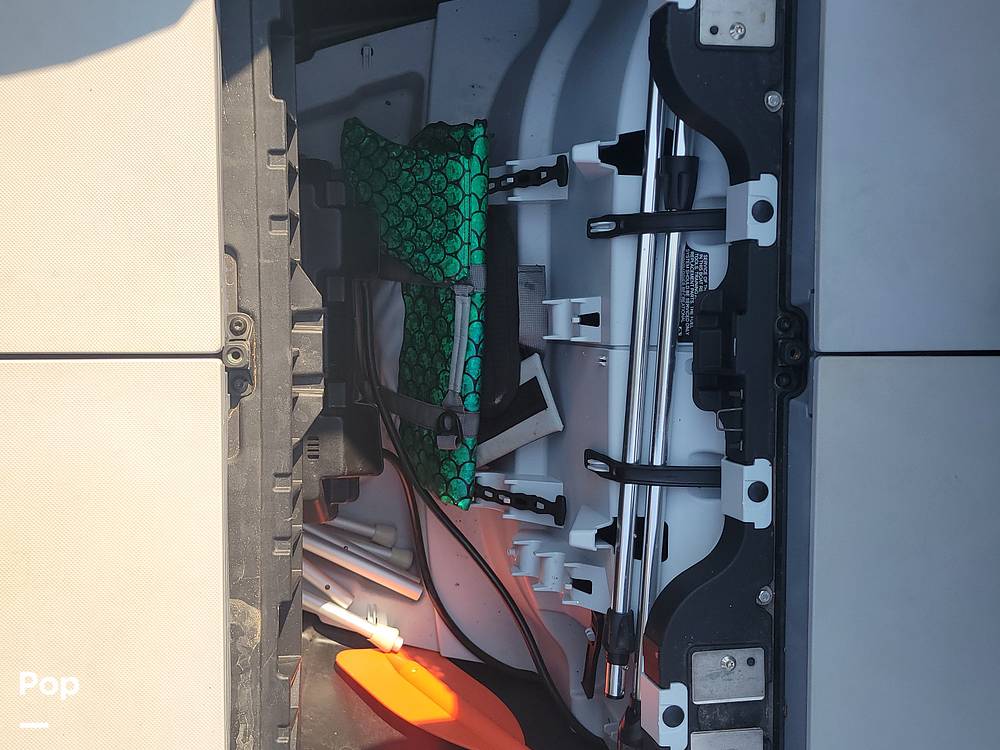 Slide: The Image of Lots Of Storage Space - 15720463