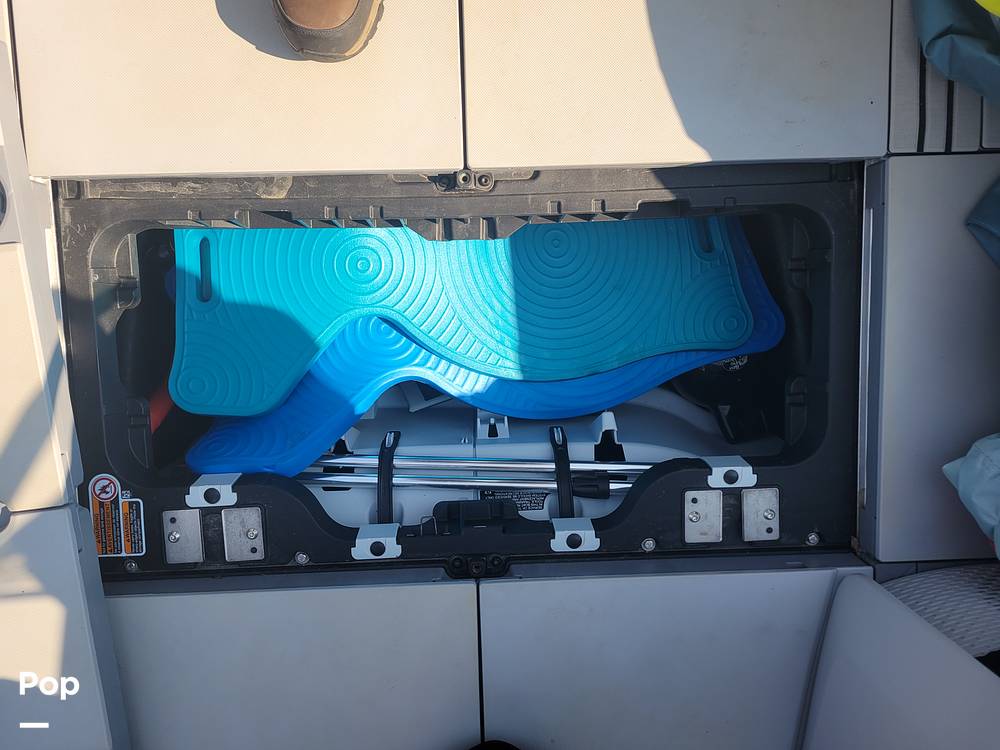 Slide: The Image of Lots Of Storage Space - 15720465