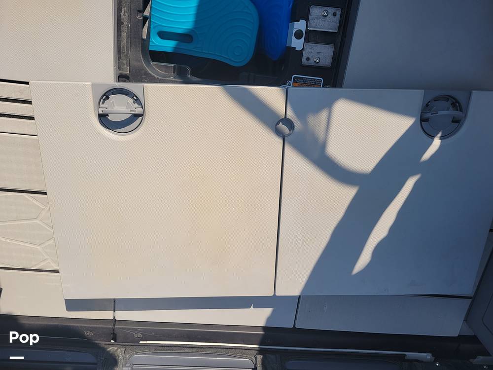 Slide: The Image of Lots Of Storage Space - 15720466