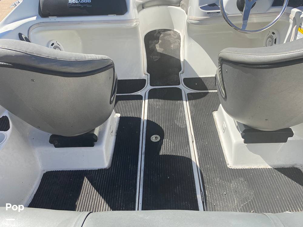 Slide: The Image of Sea-Doo Challenger 1800 2001 - 10684554