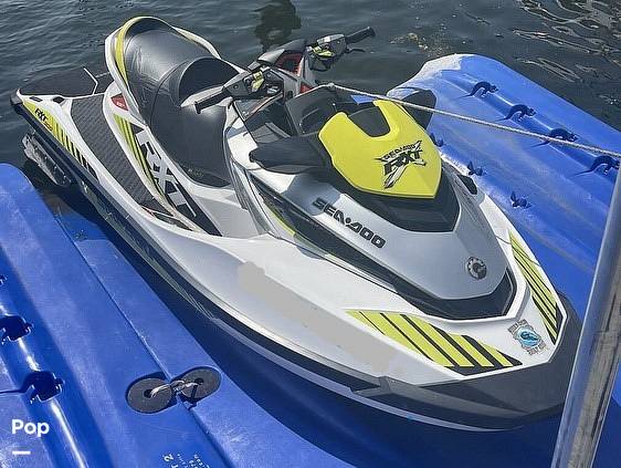 Slide: The Image of Sea-Doo RXT-300 HO 2017 - 11376683