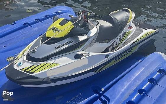 Slide: The Image of Sea-Doo RXT-300 HO 2017 - 11376729