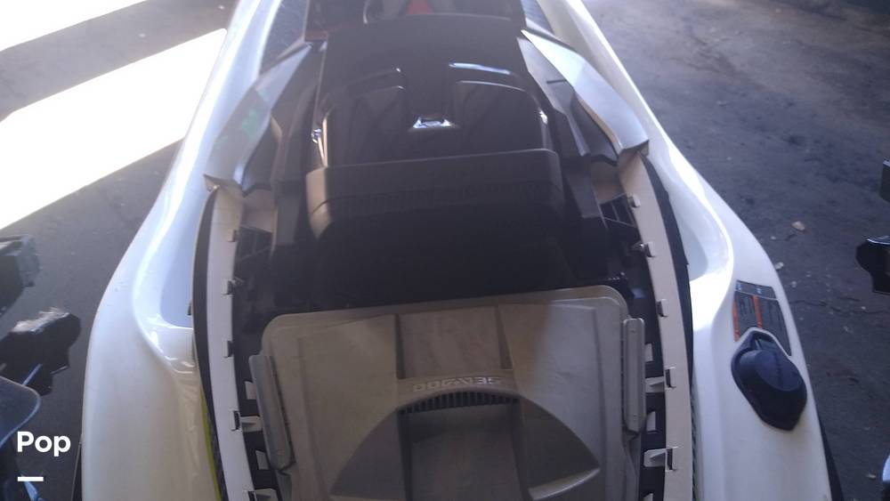 Slide: The Image of Sea-Doo RXT-300 HO 2017 - 11376334